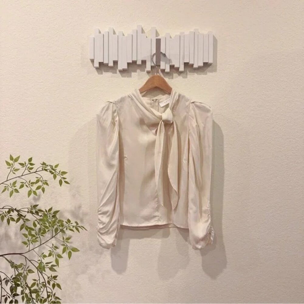 ASTR The Label Aneta Long Sleeve Tie Blouse Top Cream Nude Size Small NWT
